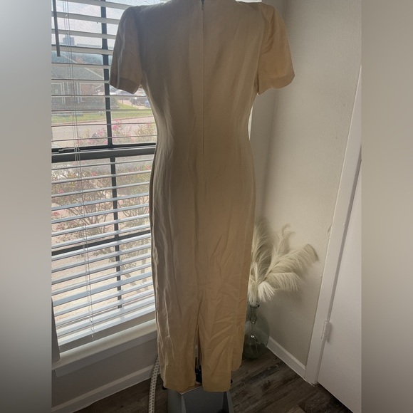 Chic Cream Midi Dress vintage Cynthia Howie - Picture 5 of 11
